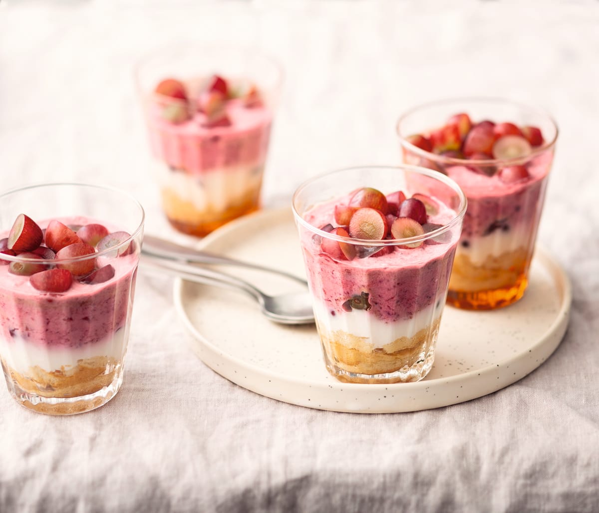Photo de Trifle aux raisins et prunes rouges prise par WW