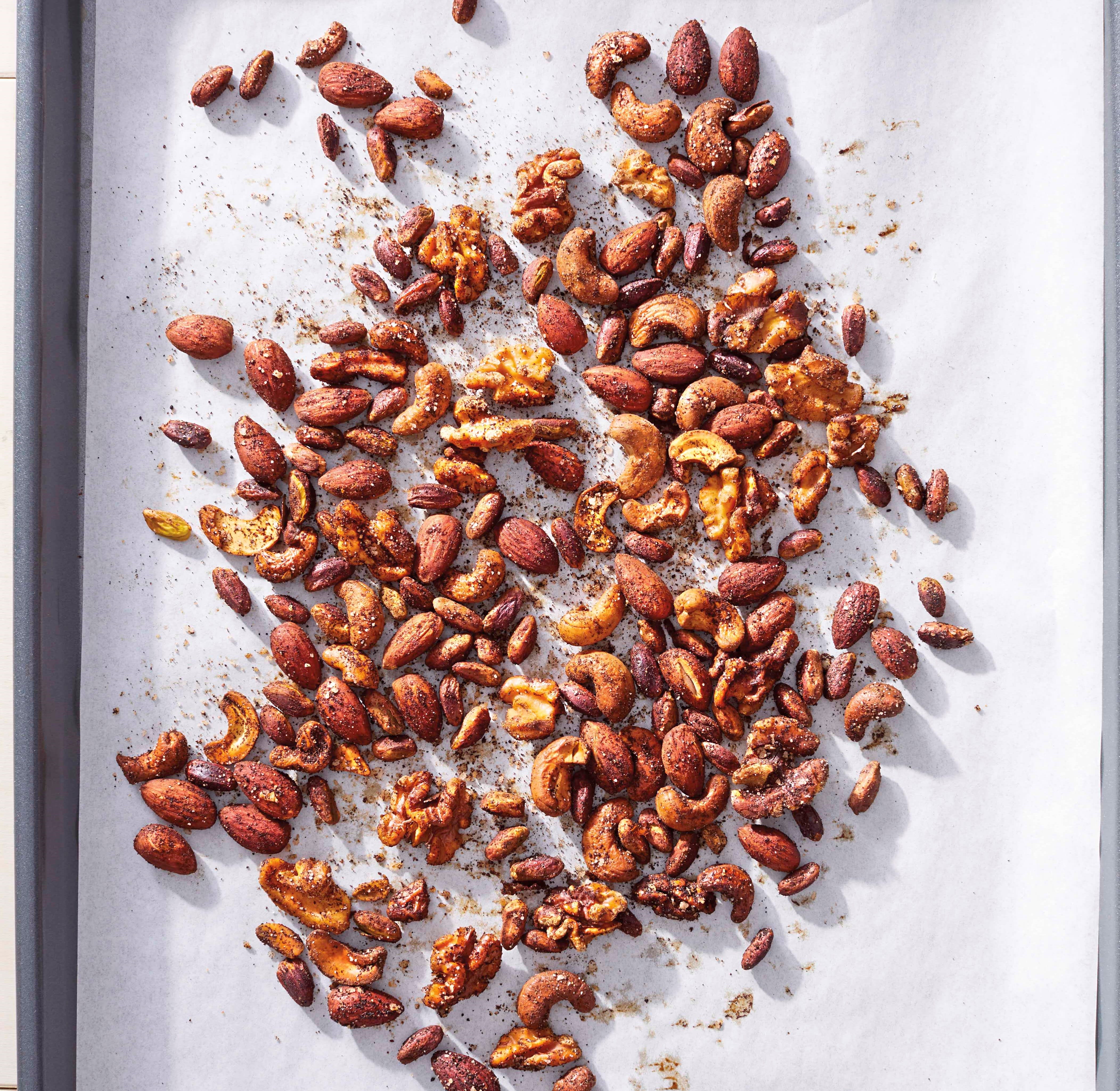 Foto van Pittige geroosterde gemengde noten door WW
